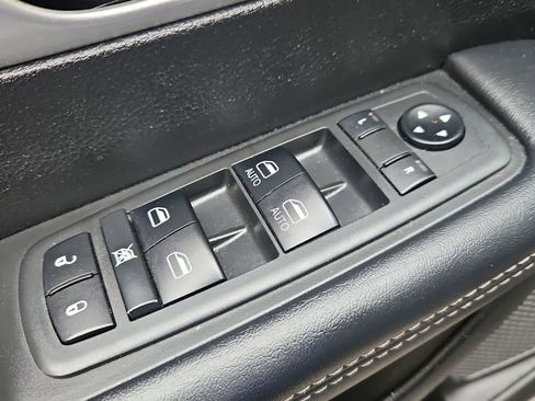 Used 2018 Chrysler Pacifica Touring Plus w/ S Appearance Package FWD image 17