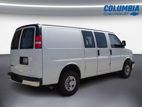 Used 2024 Chevrolet Express 2500 w/ Driver Convenience Package RWD image 3