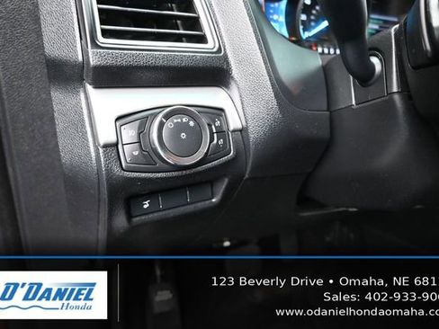 Used 2016 Ford Explorer XLT w/ Equipment Group 202A AWD/4WD image 27
