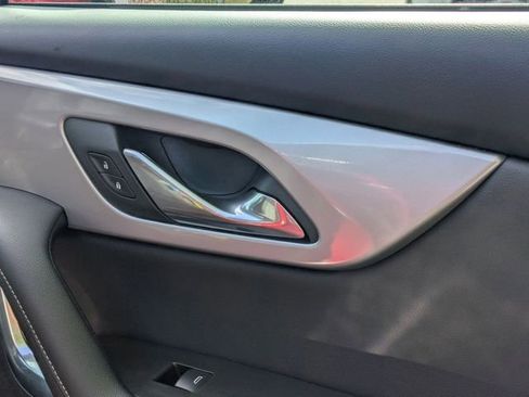 Used 2025 Chevrolet Blazer LT image 32