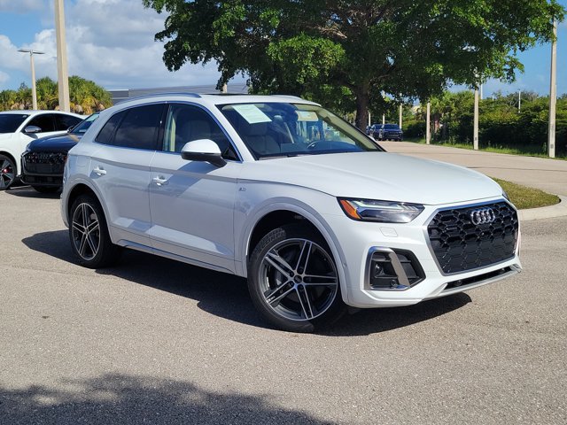Used 2024 Audi Q5 e Prestige AWD/4WD image 33