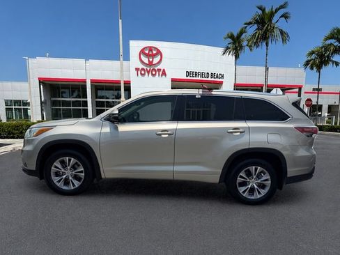 Used 2015 Toyota Highlander XLE FWD image 4