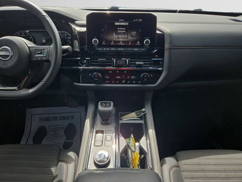 Used 2025 Nissan Pathfinder Rock Creek image 11