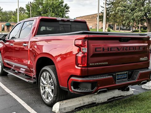 Used 2023 Chevrolet Silverado 1500 High Country w/ High Country Premium Package AWD/4WD image 6