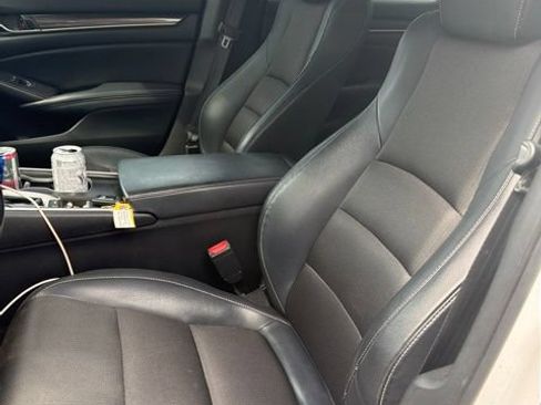 Used 2018 Honda Accord Sport image 10