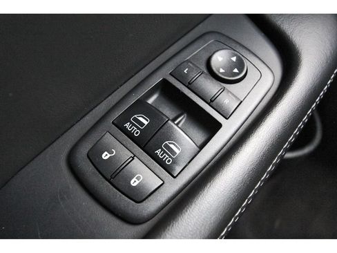 Used 2017 Dodge Challenger R/T Scat Pack w/ Dynamics Package RWD image 21