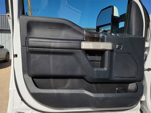 Used 2022 Ford F250 Lariat w/ Lariat Value Package image 18