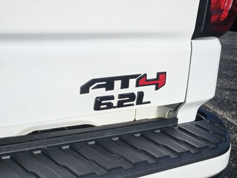Used 2024 GMC Sierra 1500 AT4 w/ Technology Package image 8