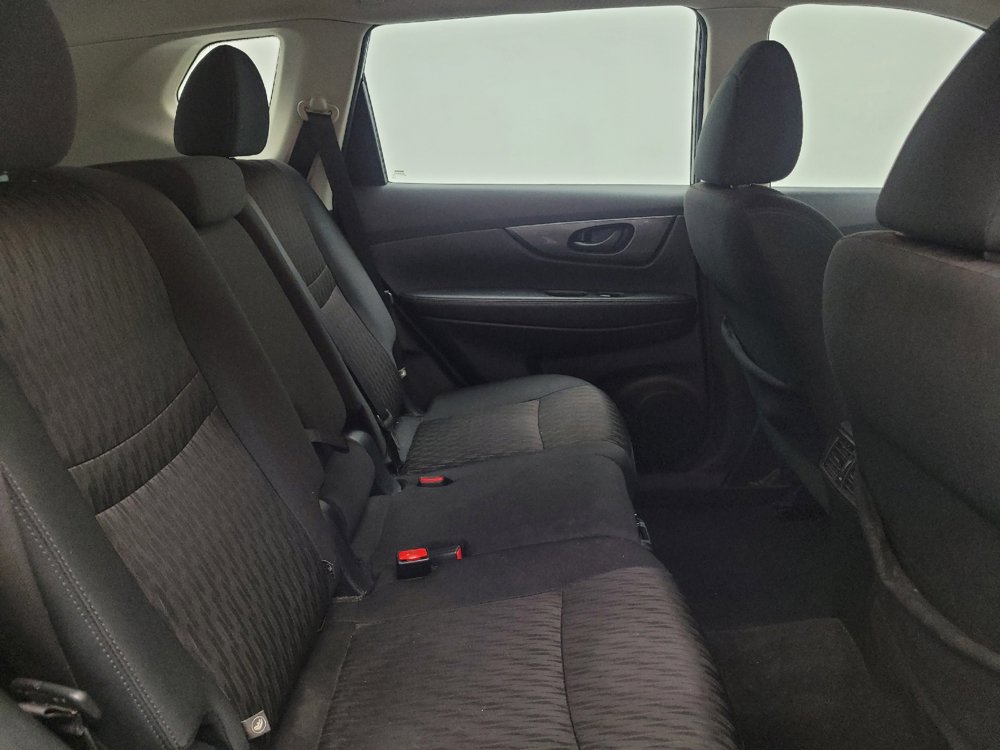 Used 2020 Nissan Rogue S FWD image 19