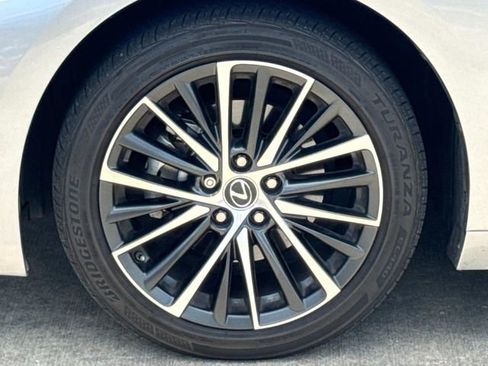 Used 2022 Lexus ES 350 w/ Premium Package image 5