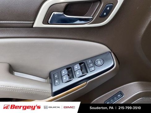 Used 2020 GMC Yukon XL Denali w/ Enhanced Security Package AWD/4WD image 26