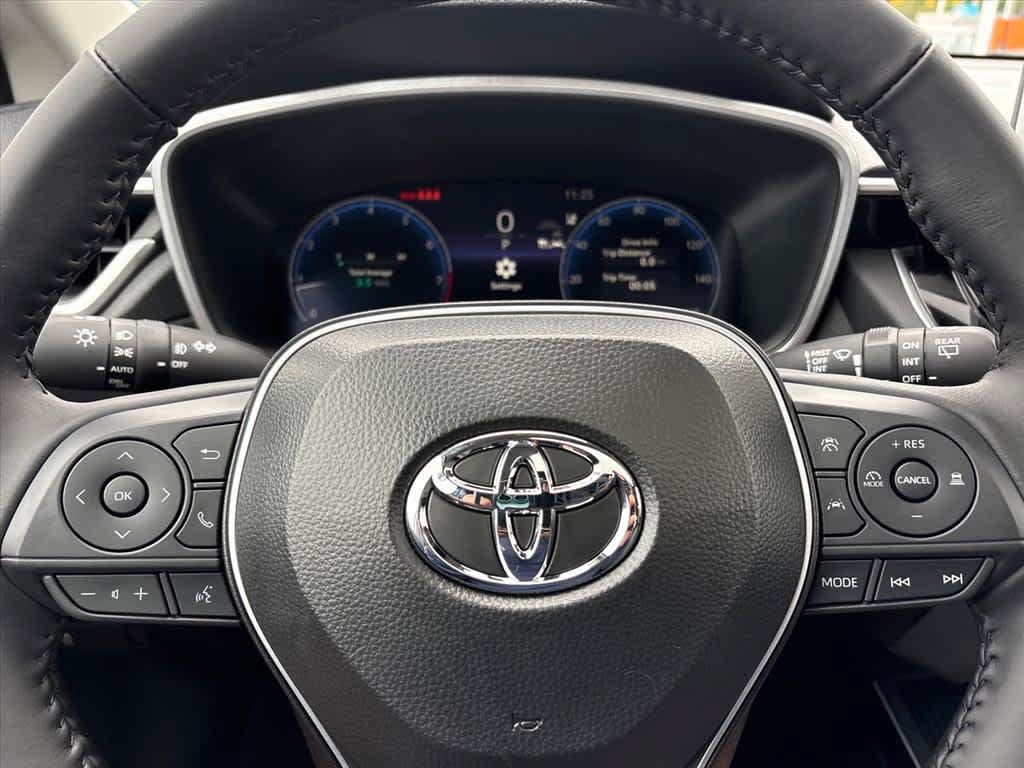 Used 2026 Toyota Corolla Cross XLE w/ Convenience Package FWD image 16