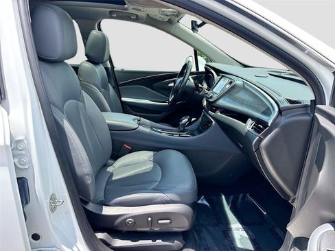 Used 2019 Buick Envision Essence FWD image 29