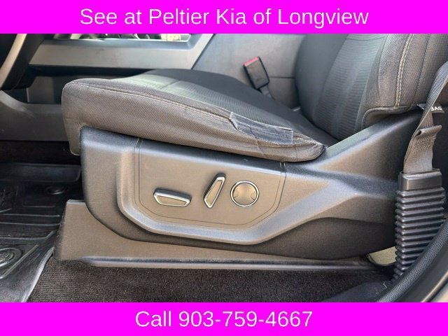 Used 2015 Ford F150 XLT w/ Equipment Group 302A Luxury AWD/4WD image 12