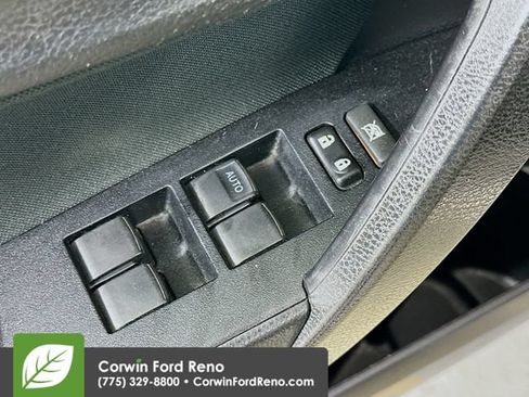 Used 2018 Toyota Corolla LE FWD image 17