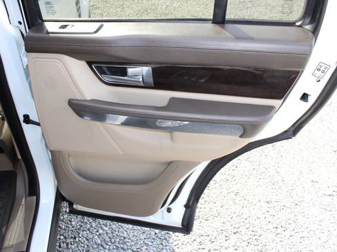 Used 2011 Land Rover Range Rover Sport HSE LUX image 25