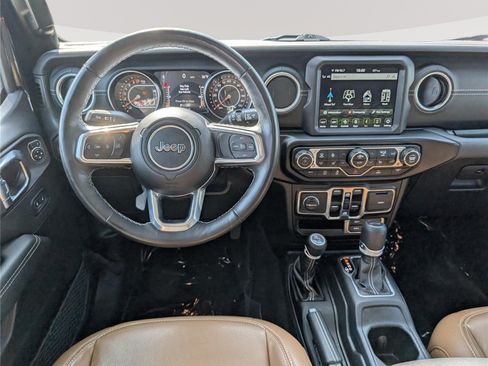 Used 2022 Jeep Wrangler Unlimited Sahara w/ Cold Weather Group AWD/4WD image 17