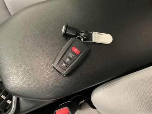 Used 2023 Toyota RAV4 XLE w/ Convenience Package AWD/4WD image 31
