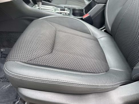 Used 2019 Subaru Forester Premium AWD/4WD image 25