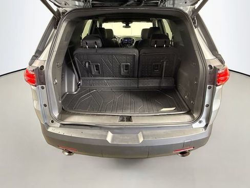 Used 2023 Chevrolet Traverse LT FWD image 29