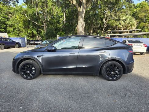 Used 2024 Tesla Model Y Long Range AWD/4WD image 4