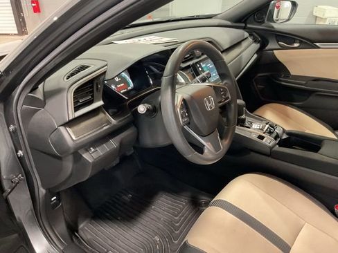 Used 2017 Honda Civic EX image 9
