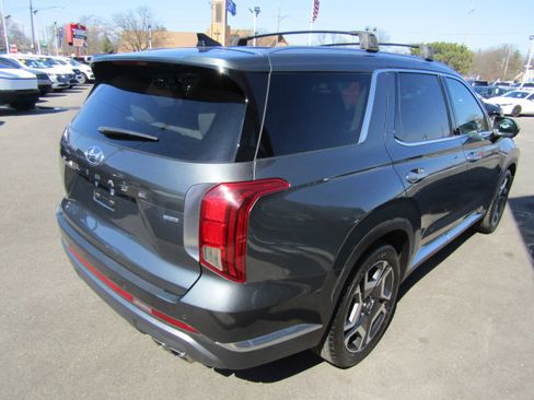 Used 2023 Hyundai Palisade Limited image 5