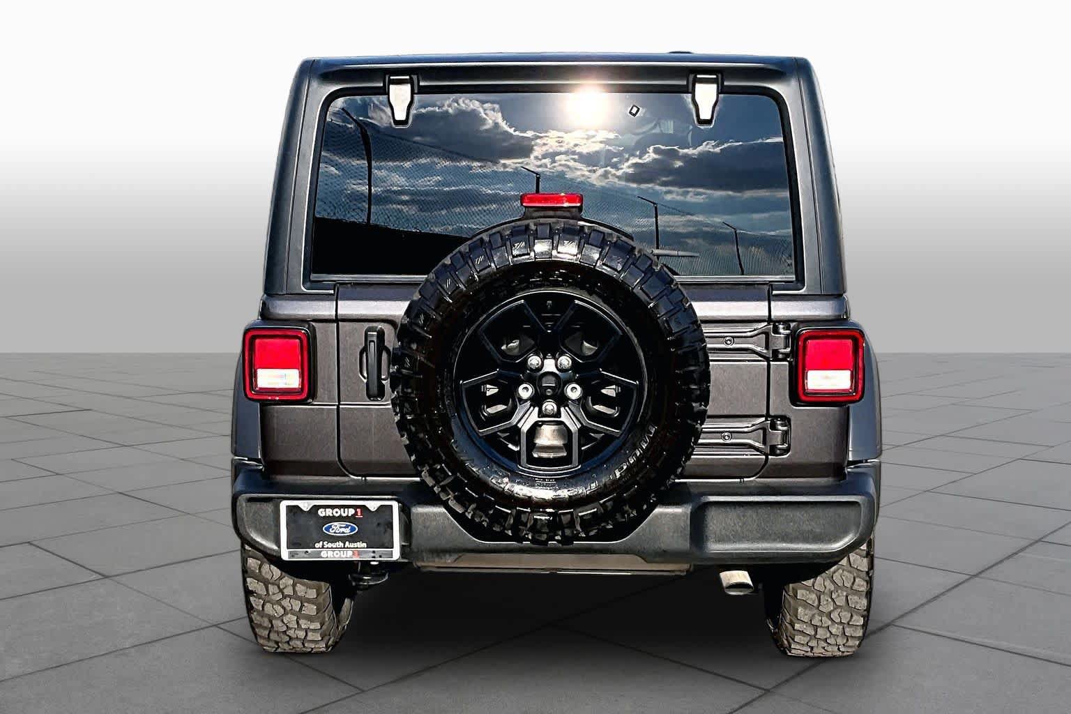 Used 2025 Jeep Wrangler Unlimited Sport AWD/4WD image 5