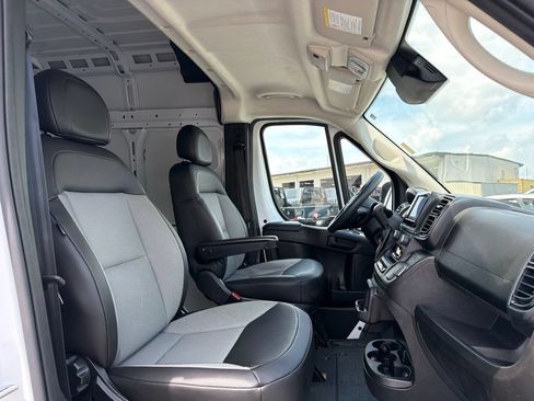 Used 2025 RAM ProMaster 2500 w/ Convenience Group FWD image 22