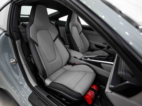 Certified 2026 Porsche 911 Carrera GTS RWD image 17