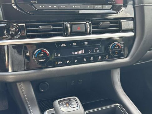 Used 2025 Nissan Pathfinder SV AWD/4WD image 26