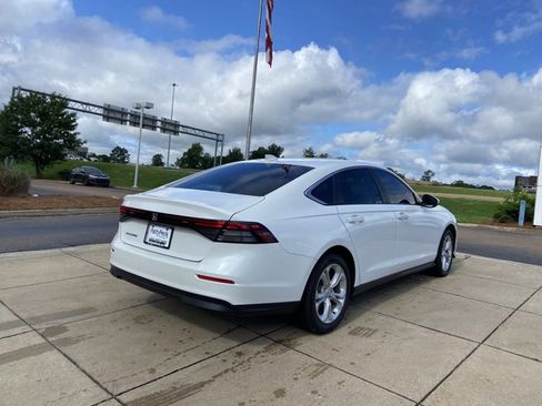 Used 2023 Honda Accord LX image 11