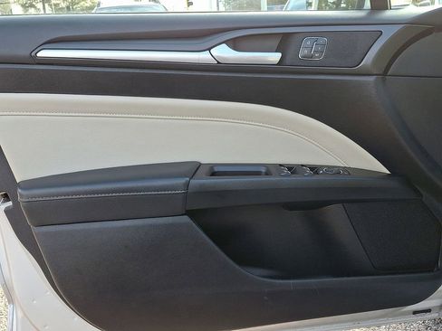 Used 2018 Ford Fusion Titanium image 13