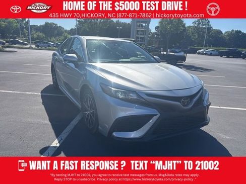 Used 2023 Toyota Camry SE w/ Convenience Package FWD image 1