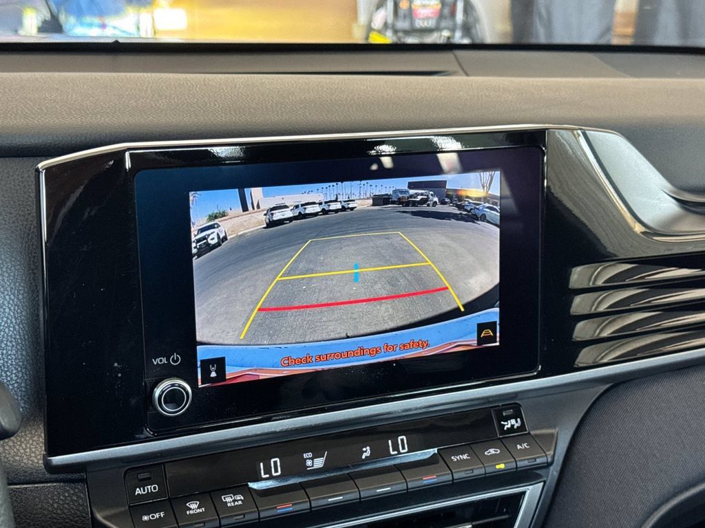 Used 2025 Toyota Camry LE FWD image 17