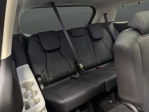 Used 2024 Kia Carnival SX Prestige image 33