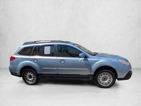 Used 2014 Subaru Outback 2.5i Limited w/ Moonroof Package AWD/4WD image 4