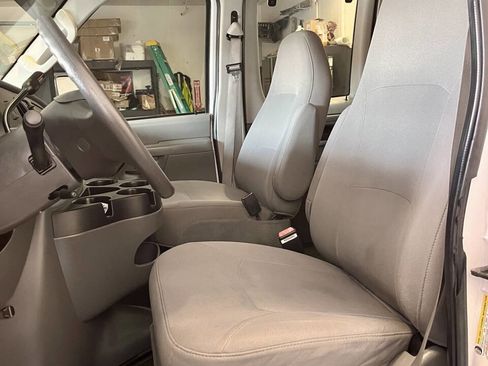 Used 2006 Ford E-350 and Econoline 350 XLT image 13