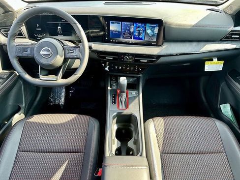 New 2026 Nissan Kicks SR w/ Cold Weather Package image 12