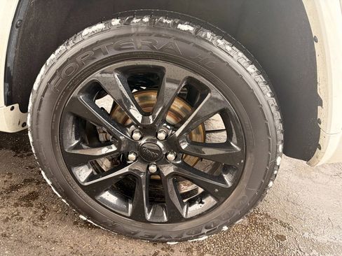 Used 2019 Jeep Grand Cherokee Altitude image 42