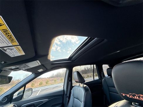 Certified 2022 Honda Passport TrailSport image 18