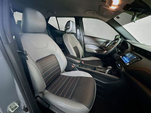 Used 2024 Nissan Kicks SR w/ SR Premium Package image 28