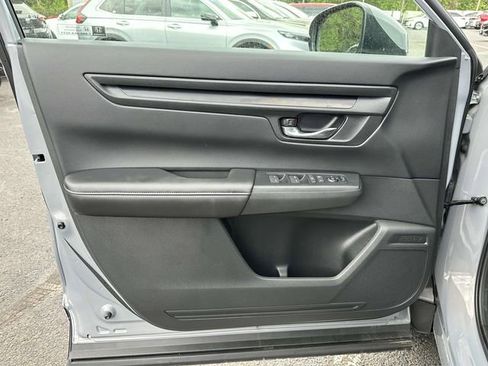 Used 2025 Honda CR-V LX image 11