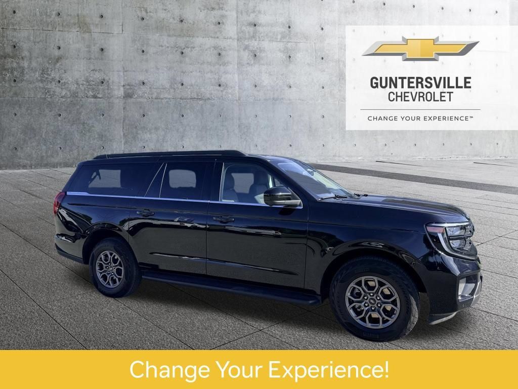 Used 2025 Ford Expedition Max Active AWD/4WD image 1