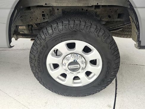 Used 2024 Ford F250 XLT image 7