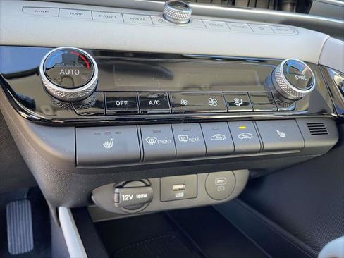 New 2026 Hyundai Elantra Limited FWD image 12