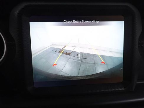 Used 2022 Jeep Wrangler Unlimited Sahara AWD/4WD image 18