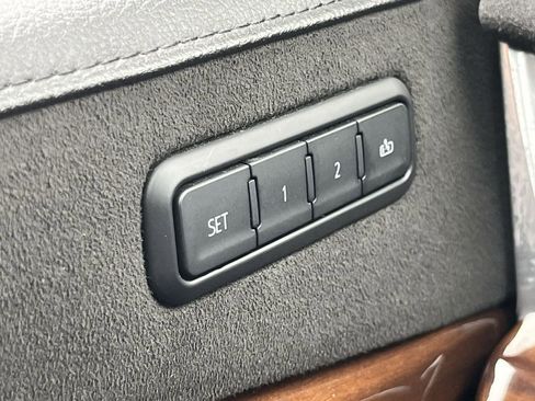 Used 2019 Cadillac Escalade ESV Premium Luxury image 52