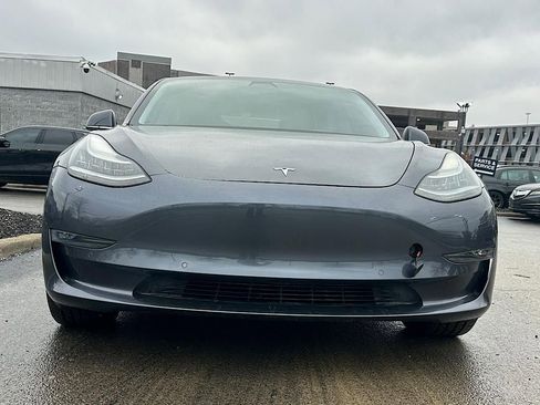 Used 2017 Tesla Model 3 Long Range image 2