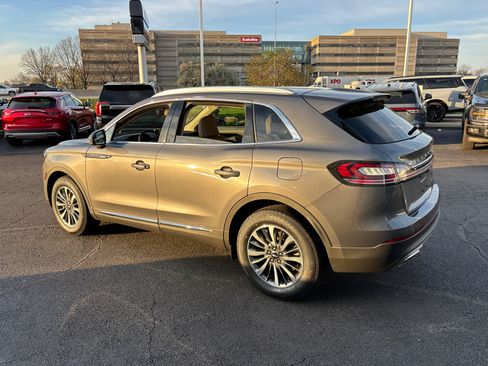 Certified 2022 Lincoln Nautilus AWD w/ Premium Package image 5